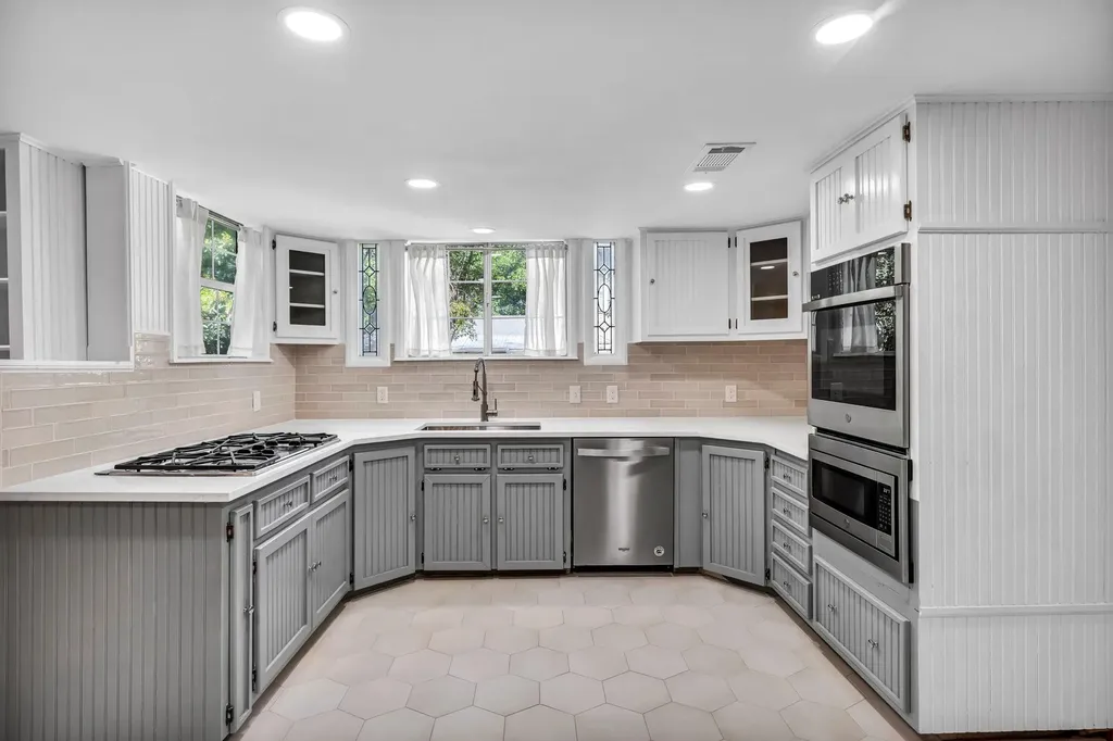 1806 S Main Street Georgetown TX 78626