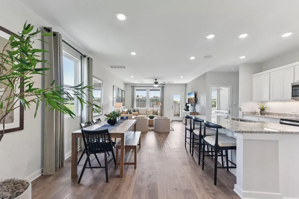 11004 Tallsalt Drive Austin TX 78754