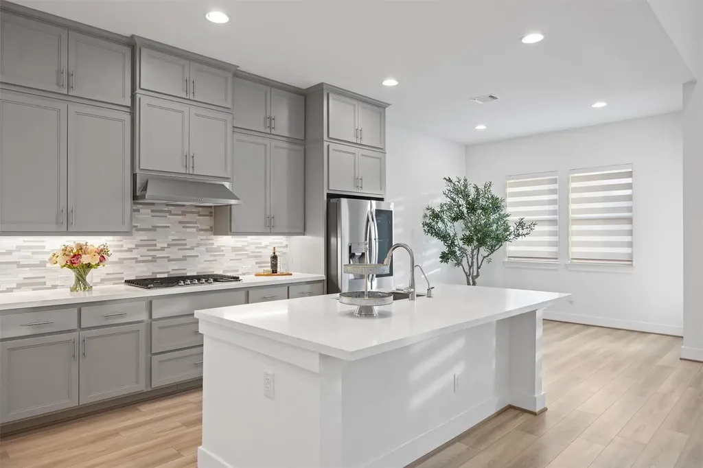 213 Great Lawn Bend Liberty Hill TX 78642