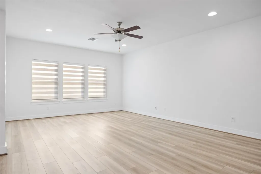 213 Great Lawn Bend Liberty Hill TX 78642