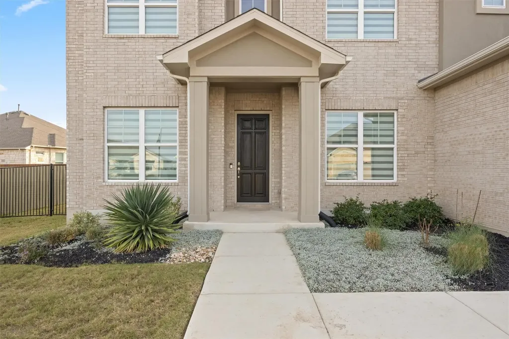 213 Great Lawn Bend Liberty Hill TX 78642