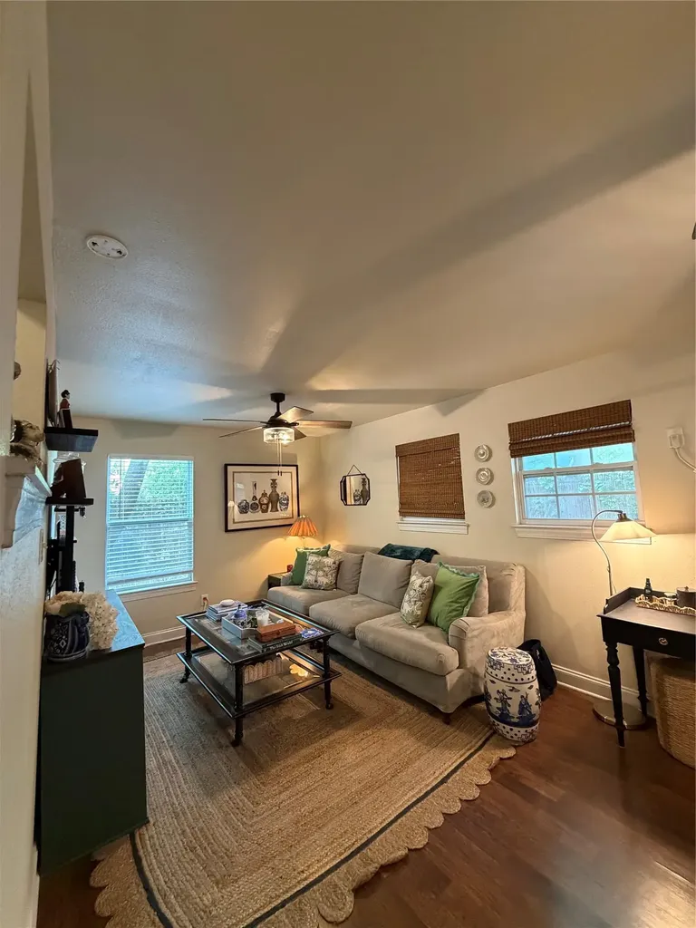 5212 Duval Street Austin TX 78751