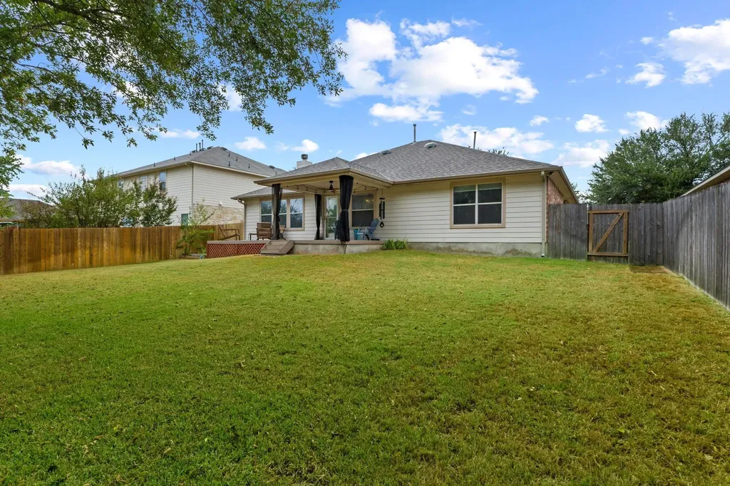 1020 Portchester Castle Path Pflugerville TX 78660