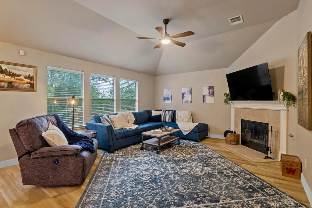 1020 Portchester Castle Path Pflugerville TX 78660