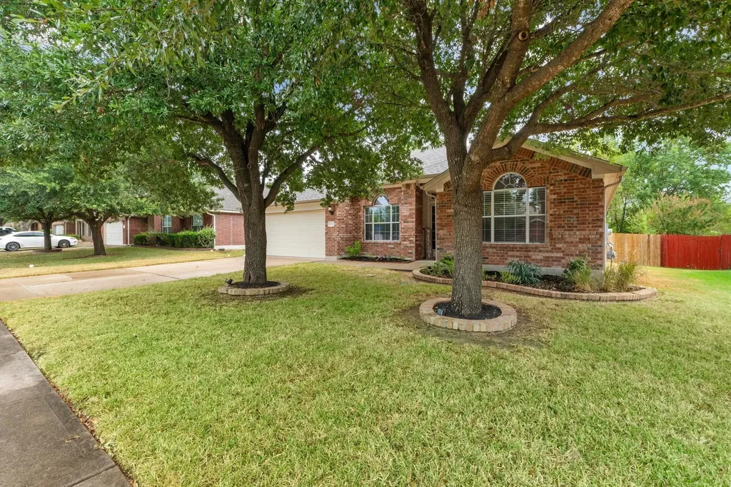 1020 Portchester Castle Path Pflugerville TX 78660