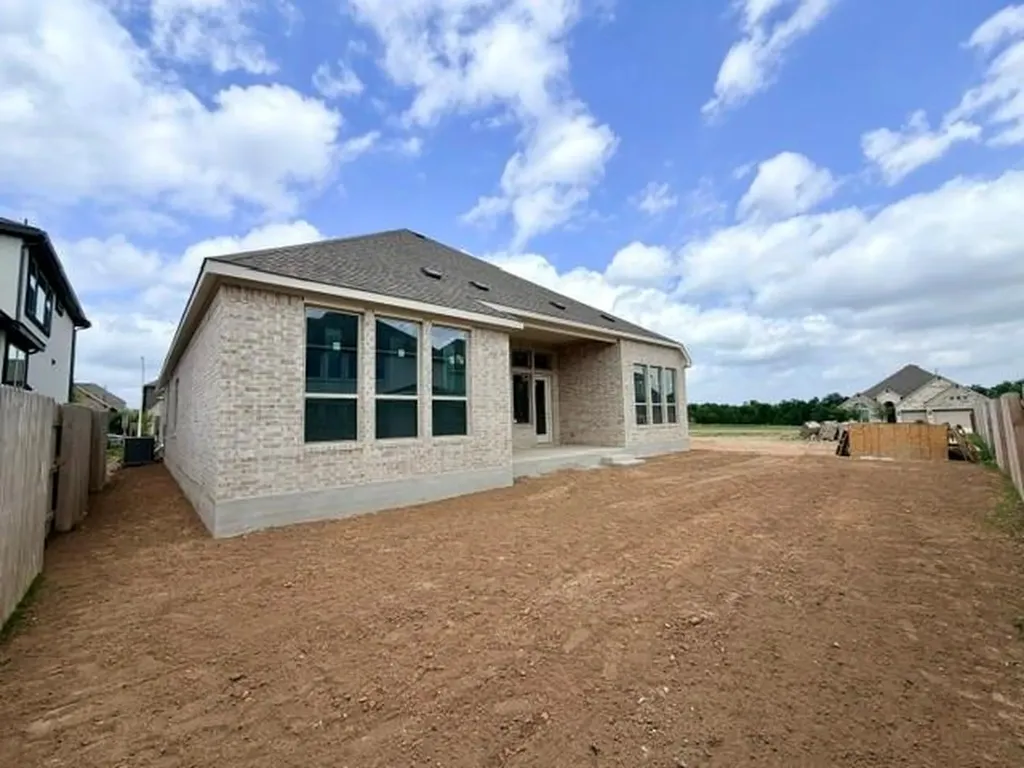 924 Old Garden Road Leander TX 78641