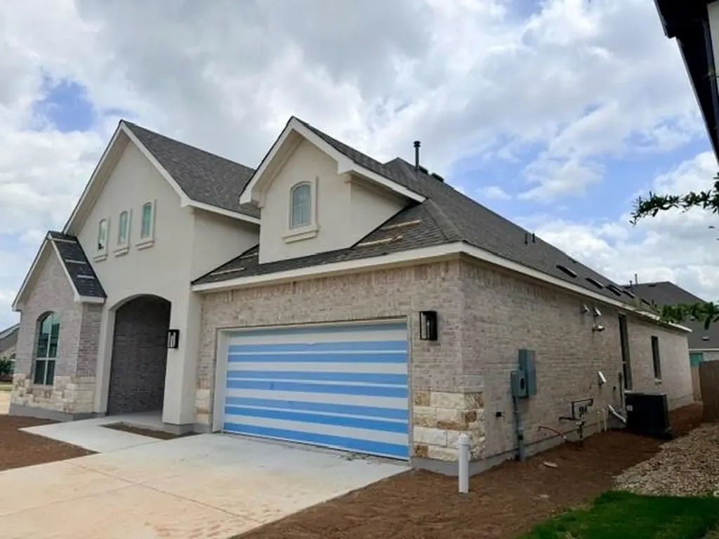 924 Old Garden Road Leander TX 78641