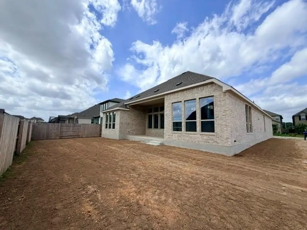 924 Old Garden Road Leander TX 78641
