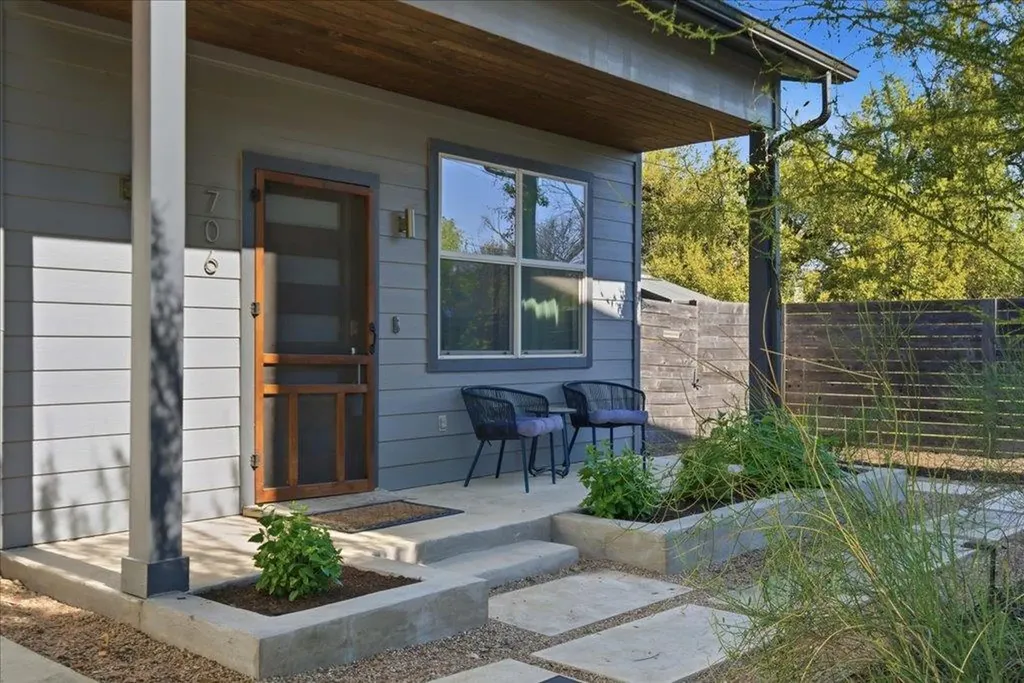 706 Short Kemp Street Austin TX 78741