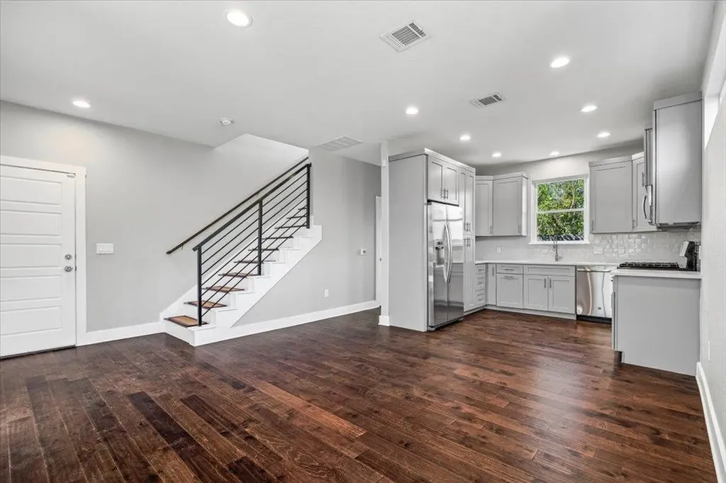 706 Short Kemp Street Austin TX 78741