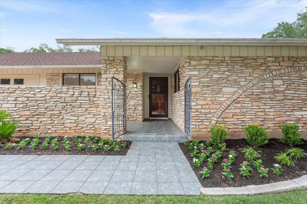 2605 Gabriel View Drive Georgetown TX 78628