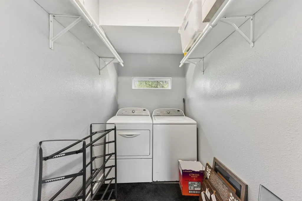 1777 Fox Lane Lockhart TX 78644