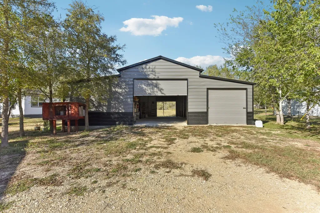 1777 Fox Lane Lockhart TX 78644