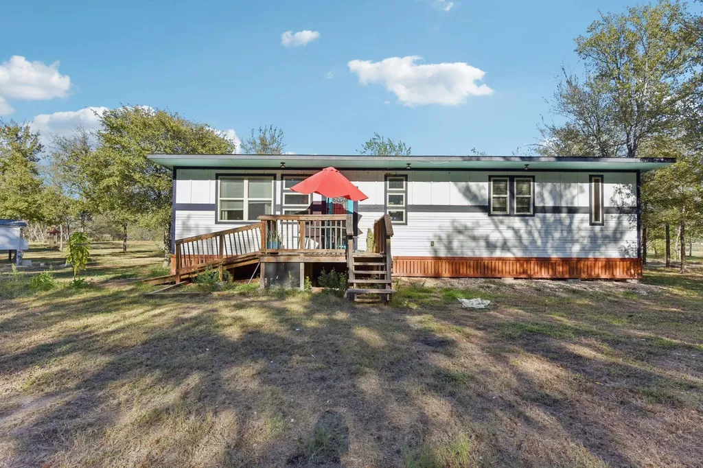 1777 Fox Lane Lockhart TX 78644