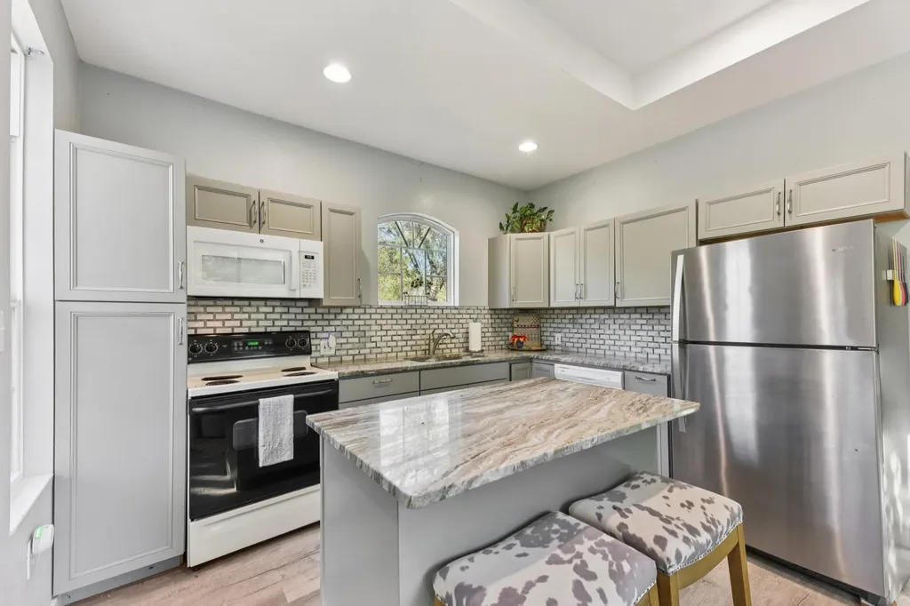 1777 Fox Lane Lockhart TX 78644