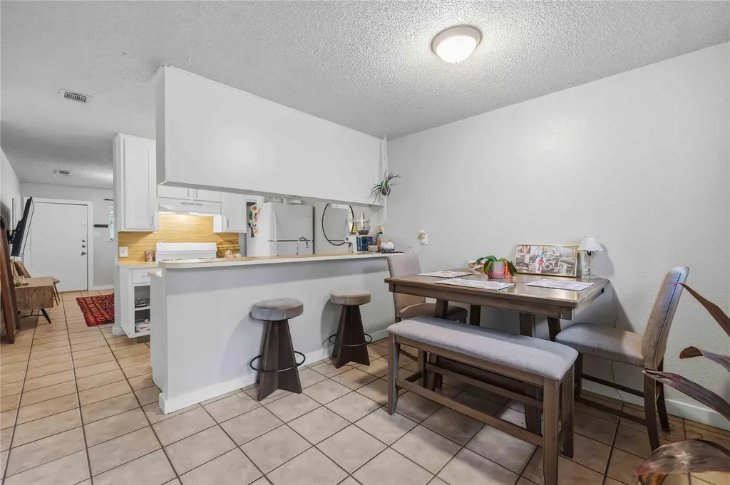 3305 Dolphin Drive Austin TX 78704