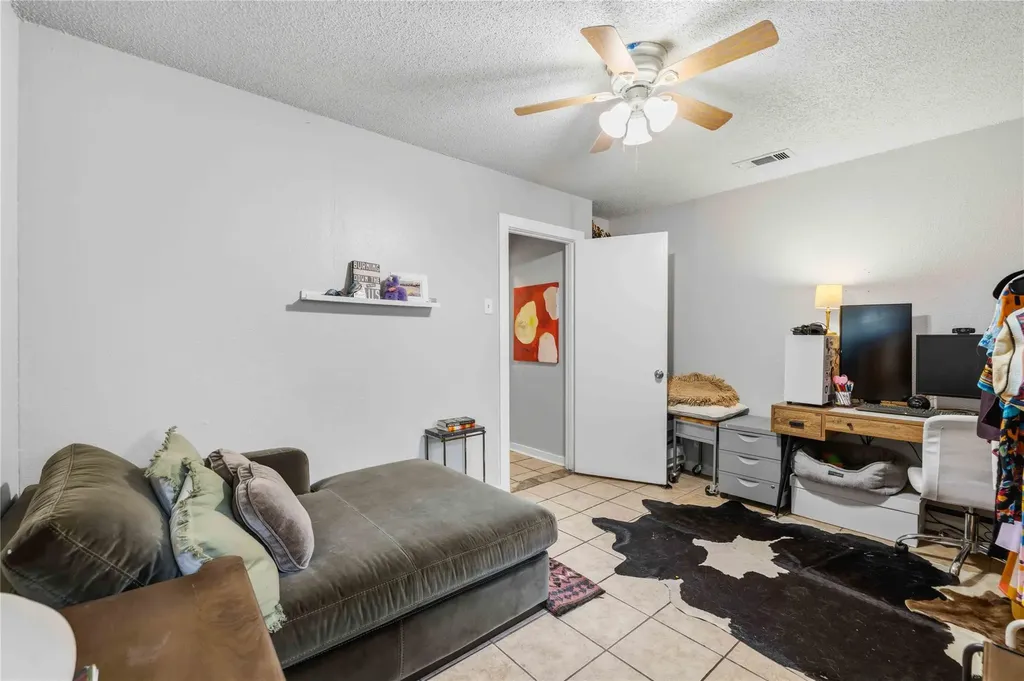 3305 Dolphin Drive Austin TX 78704