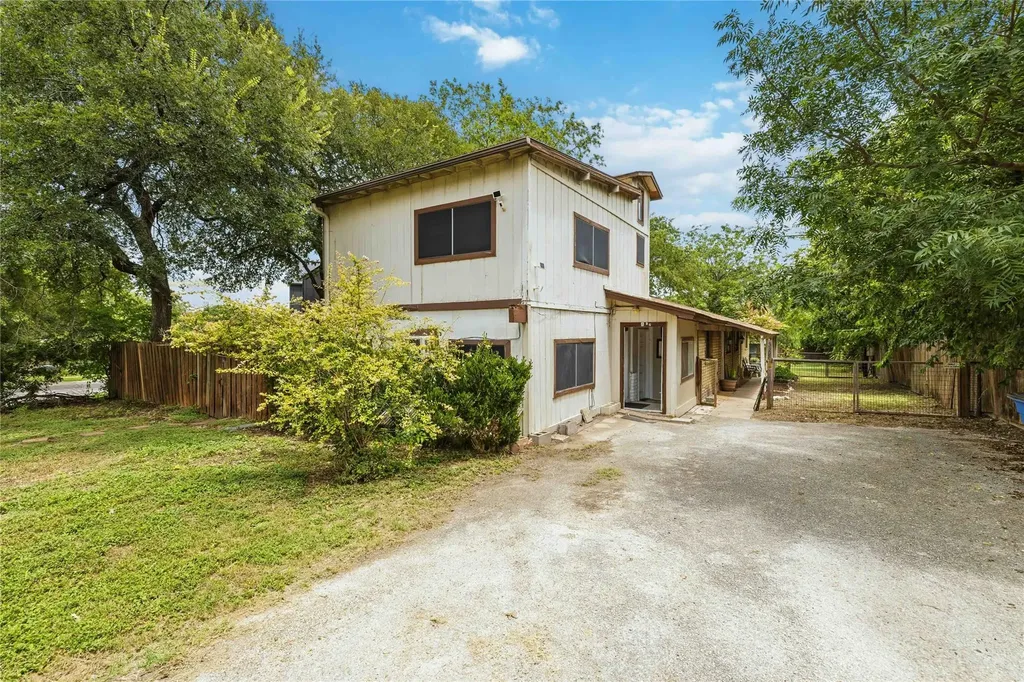 3305 Dolphin Drive Austin TX 78704