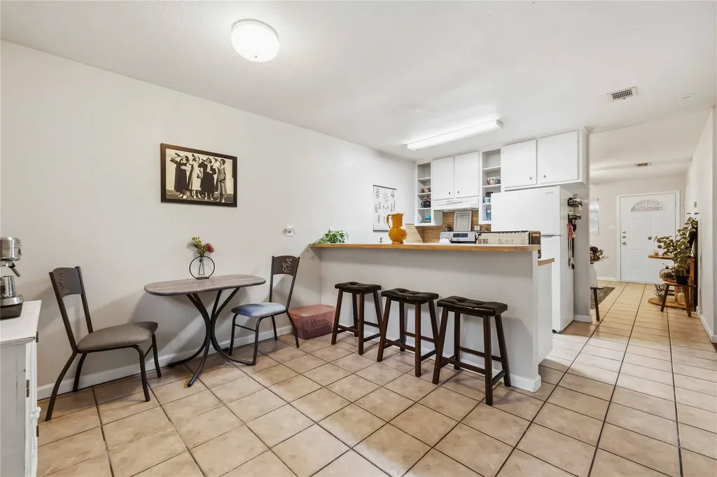 3305 Dolphin Drive Austin TX 78704