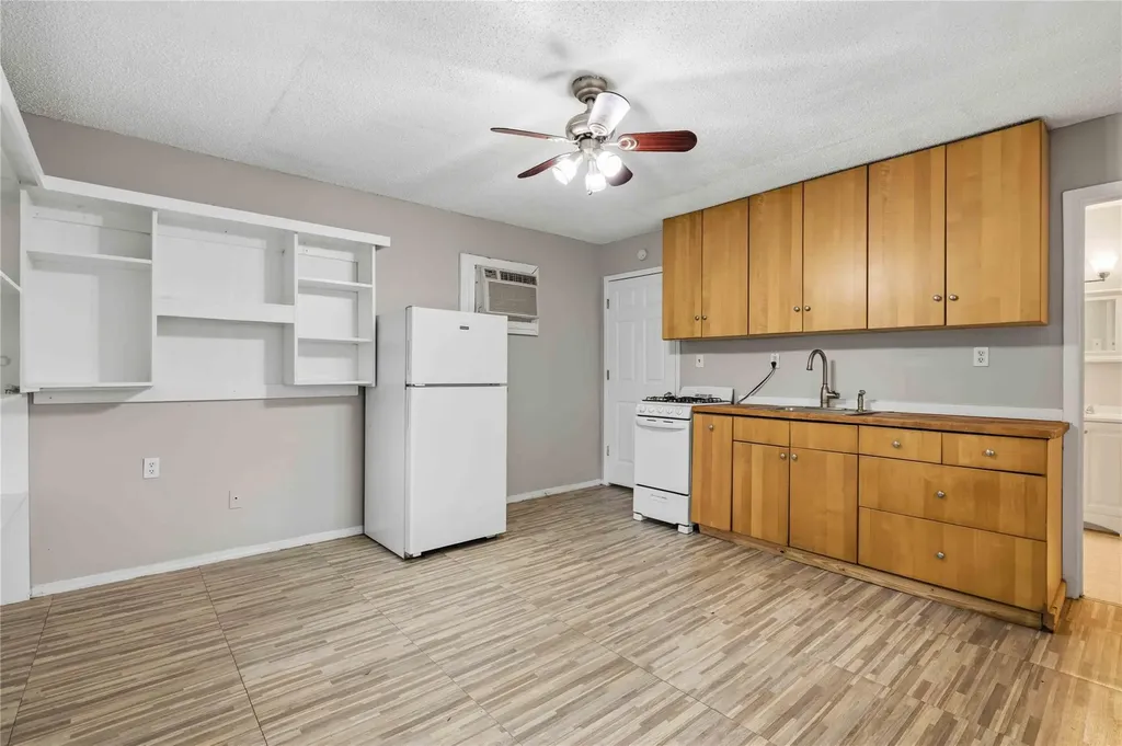 3305 Dolphin Drive Austin TX 78704