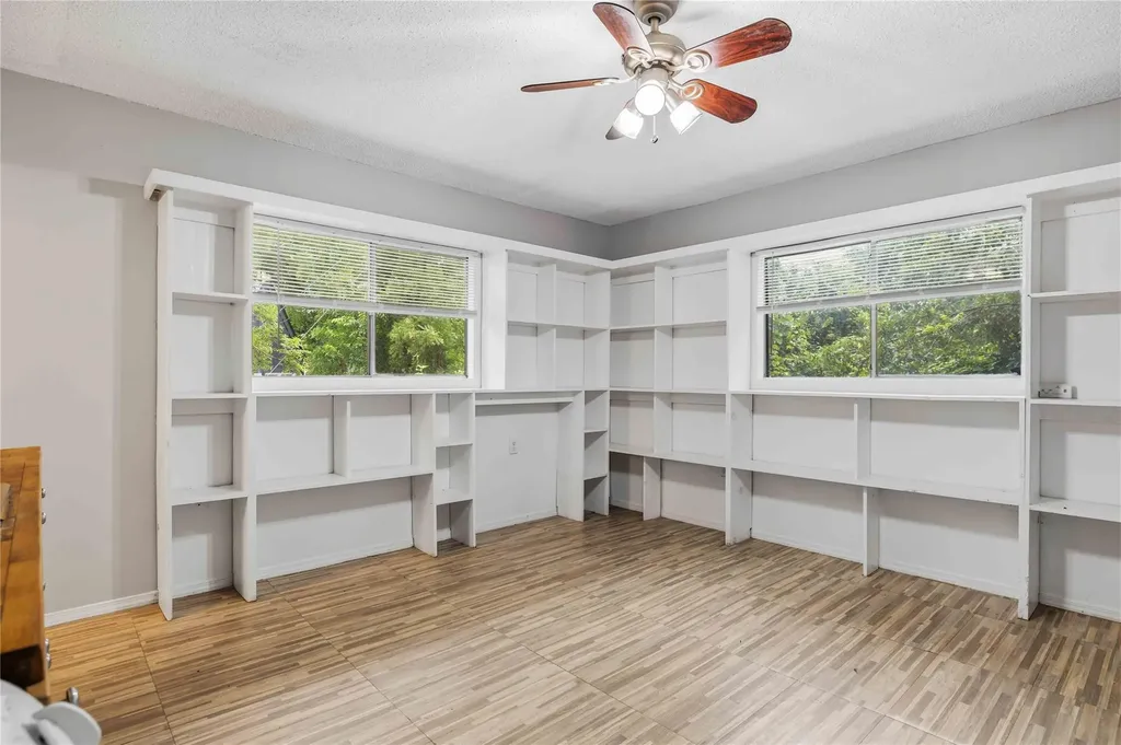 3305 Dolphin Drive Austin TX 78704