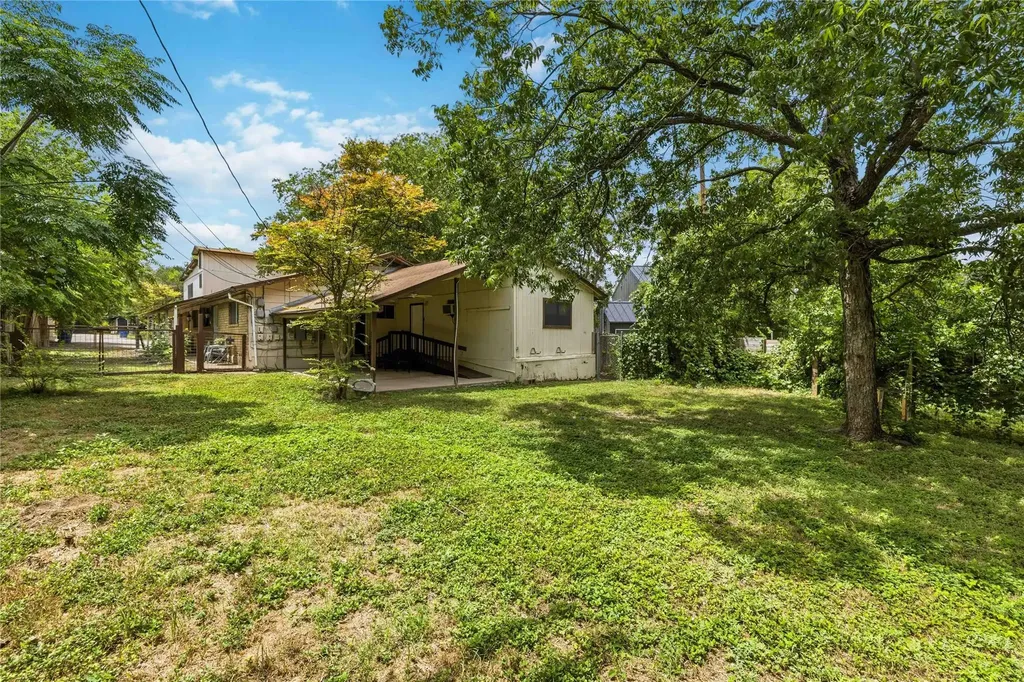 3305 Dolphin Drive Austin TX 78704