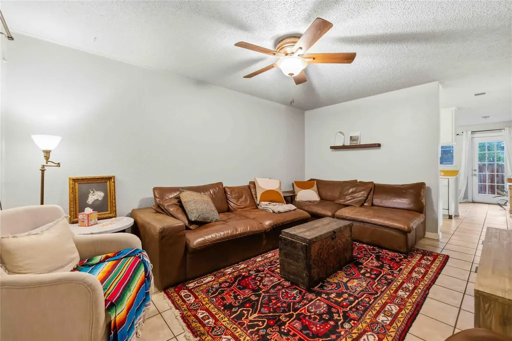 3305 Dolphin Drive Austin TX 78704