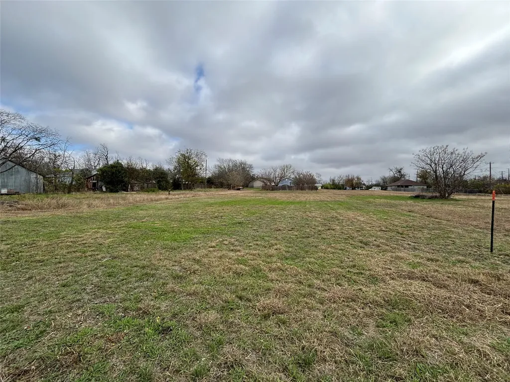 1302 Frink Street Taylor TX 76574