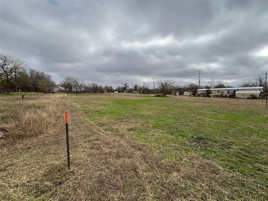 1302 Frink Street Taylor TX 76574