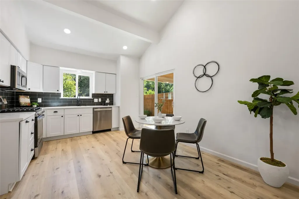 6209 Reicher Drive Austin TX 78723