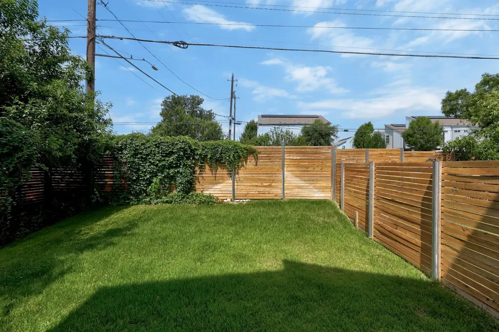 814 N Bluff Drive Austin TX 78745