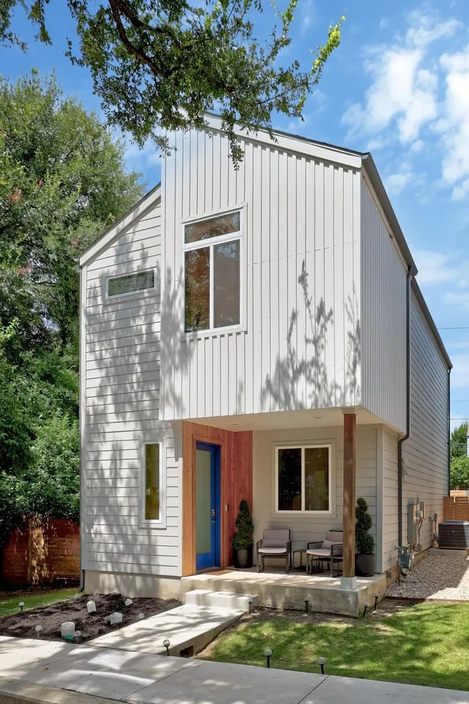 814 N Bluff Drive Austin TX 78745