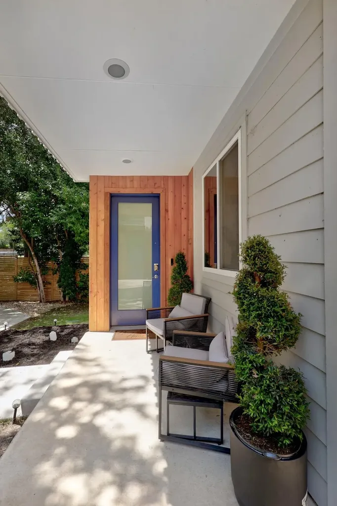 814 N Bluff Drive Austin TX 78745