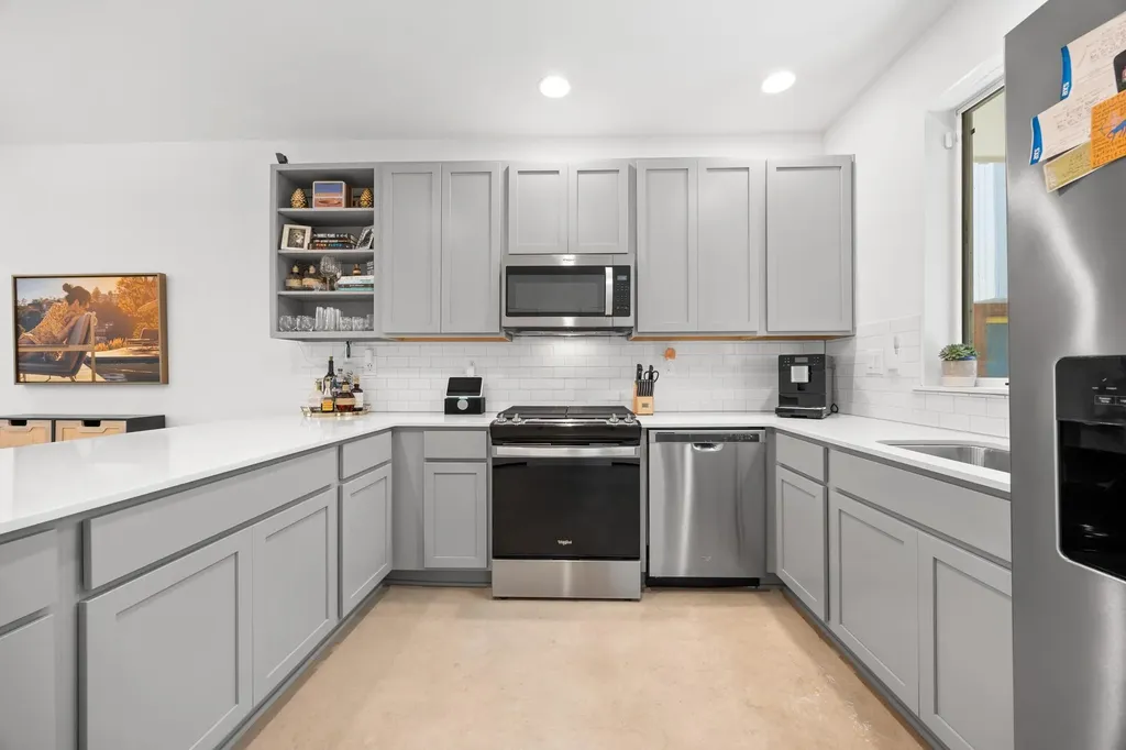 814 N Bluff Drive Austin TX 78745
