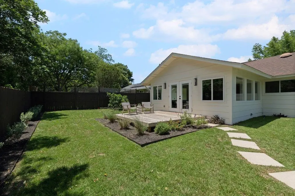 409 Thistlewood Drive Austin TX 78745
