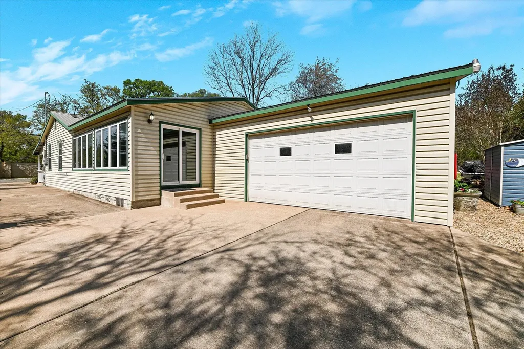 17009 E Darleen Drive Leander TX 78641