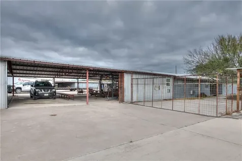 000 Leona Ranch Road Brackettville TX 78832