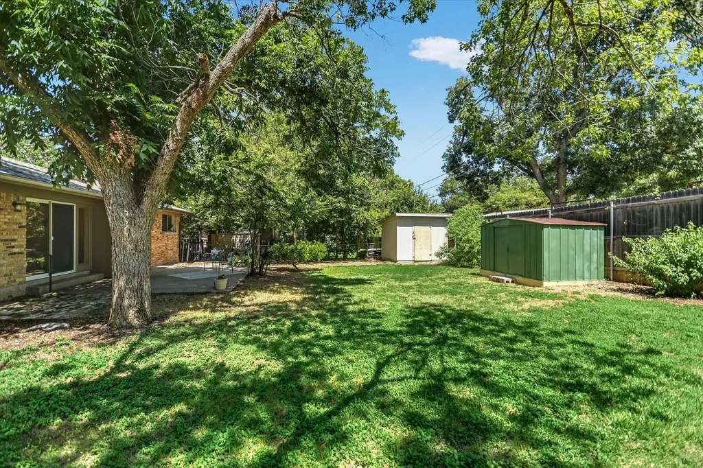 5611 Mapleleaf Drive Austin TX 78723