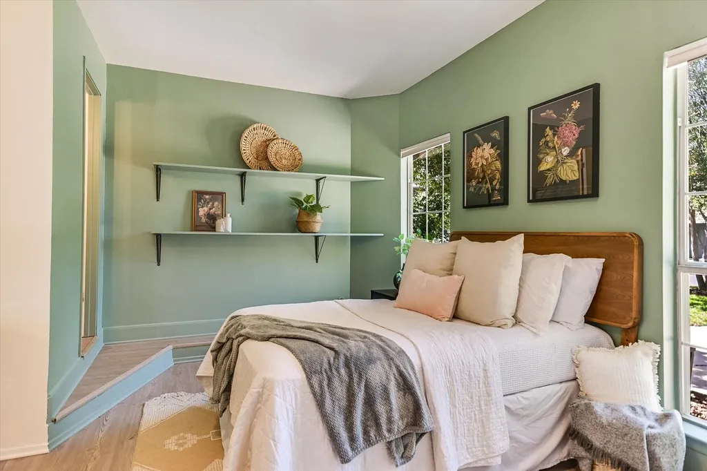 5611 Mapleleaf Drive Austin TX 78723