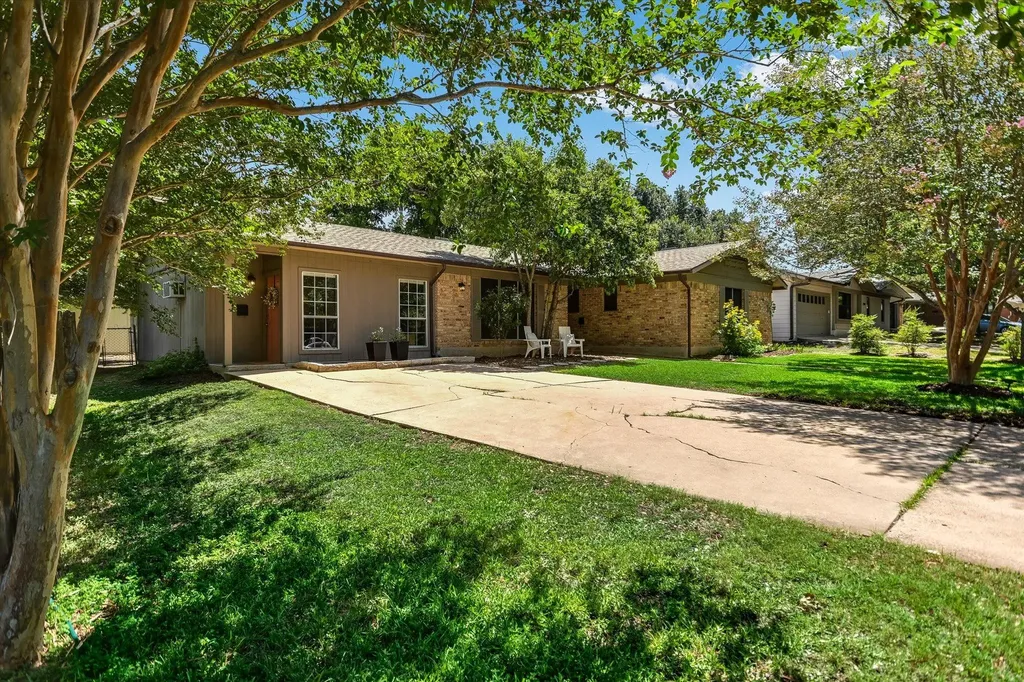 5611 Mapleleaf Drive Austin TX 78723
