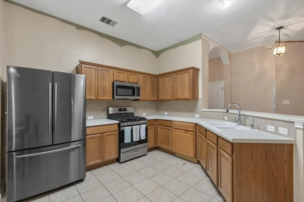 1553 Amberwood Loop Kyle TX 78640