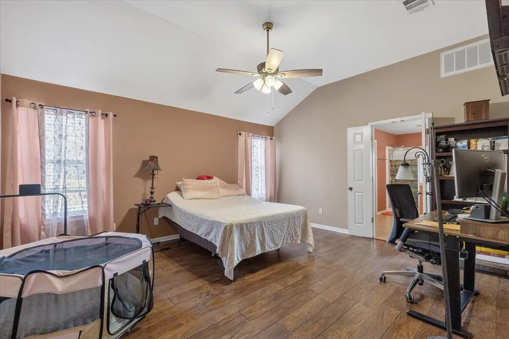 1553 Amberwood Loop Kyle TX 78640