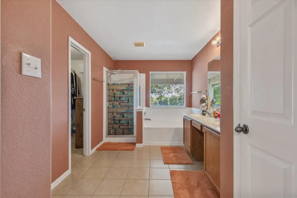1553 Amberwood Loop Kyle TX 78640