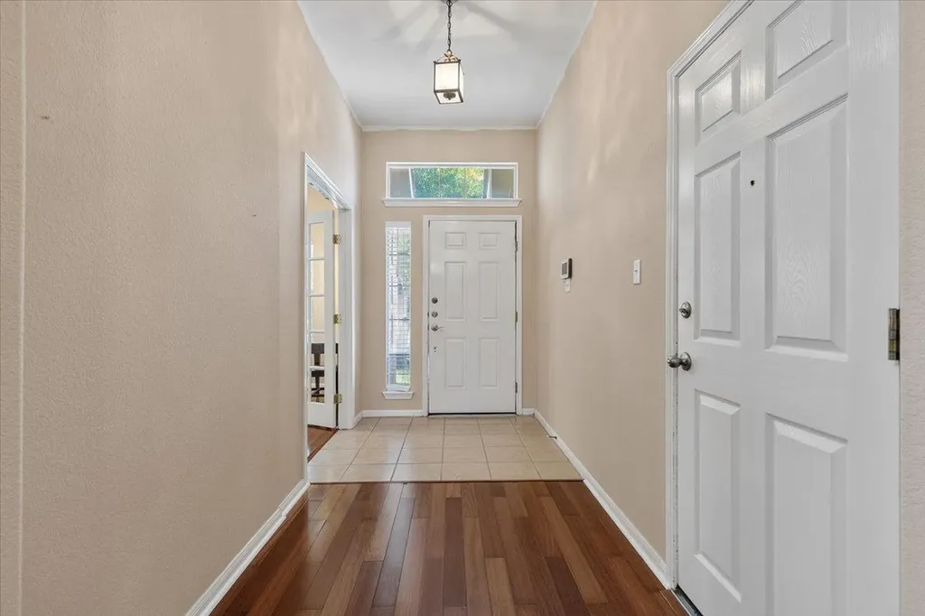 1553 Amberwood Loop Kyle TX 78640