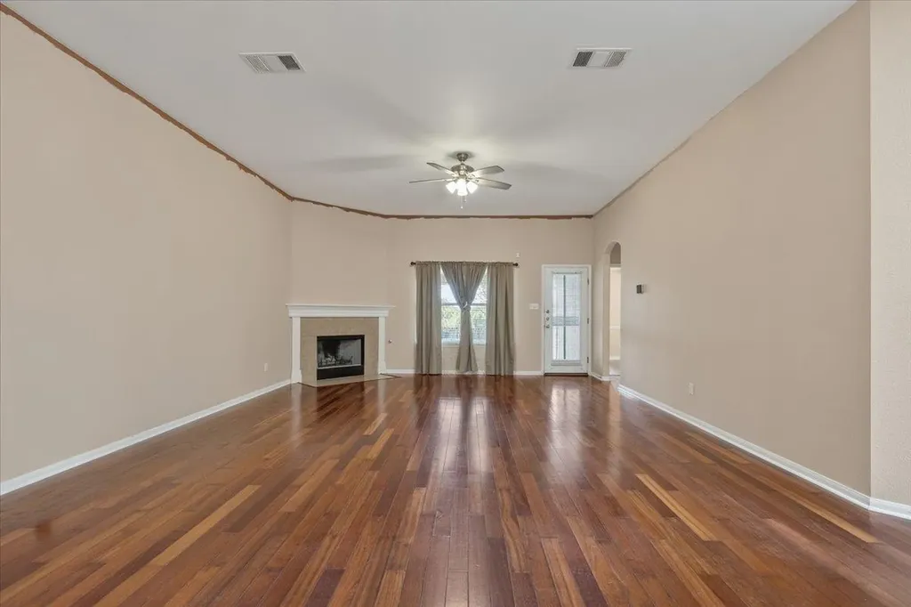 1553 Amberwood Loop Kyle TX 78640