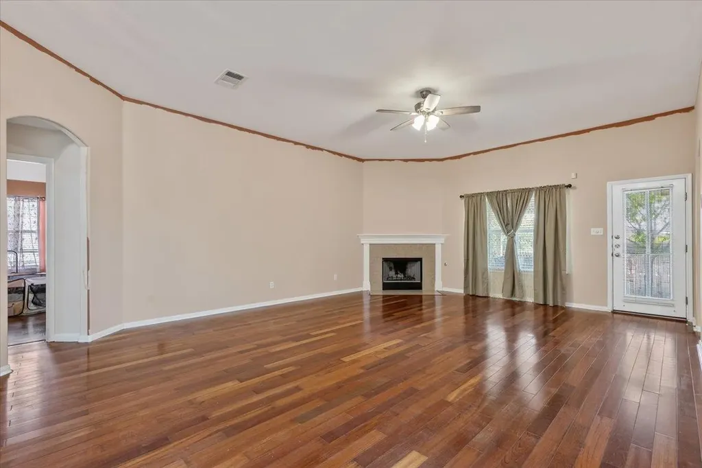 1553 Amberwood Loop Kyle TX 78640