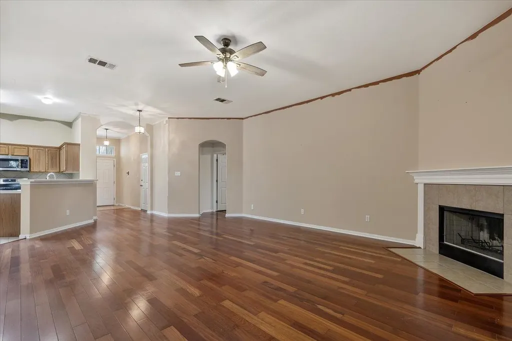 1553 Amberwood Loop Kyle TX 78640