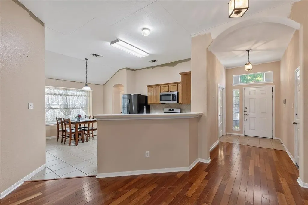 1553 Amberwood Loop Kyle TX 78640