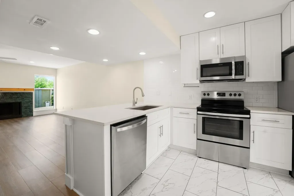 6410 Chimney Creek Circle Austin TX 78723