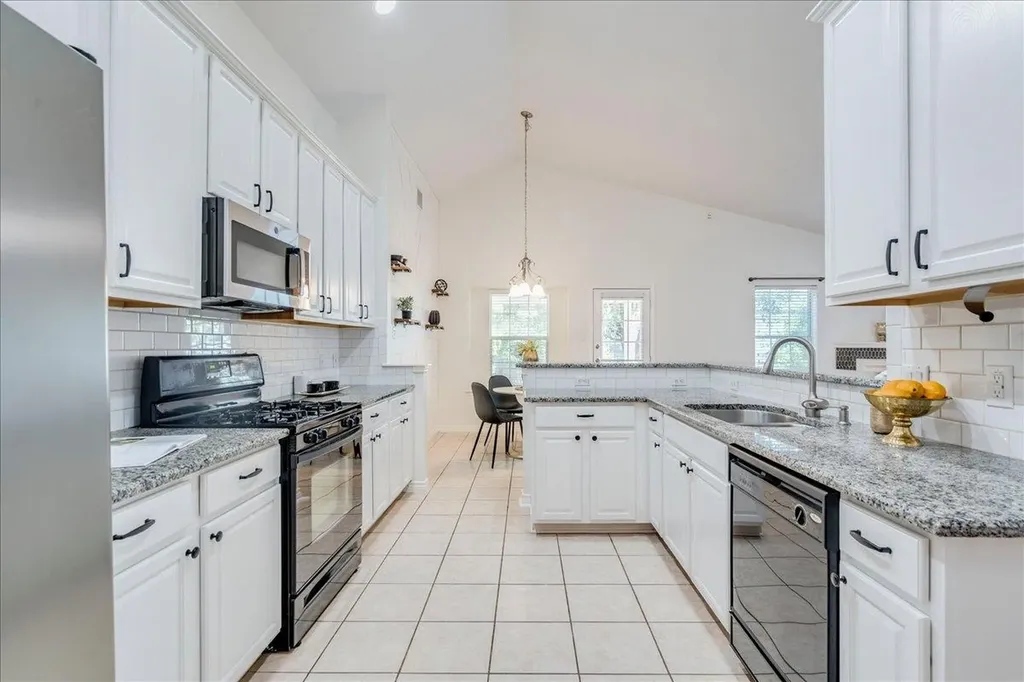 2912 Lynnbrook Drive Austin TX 78748